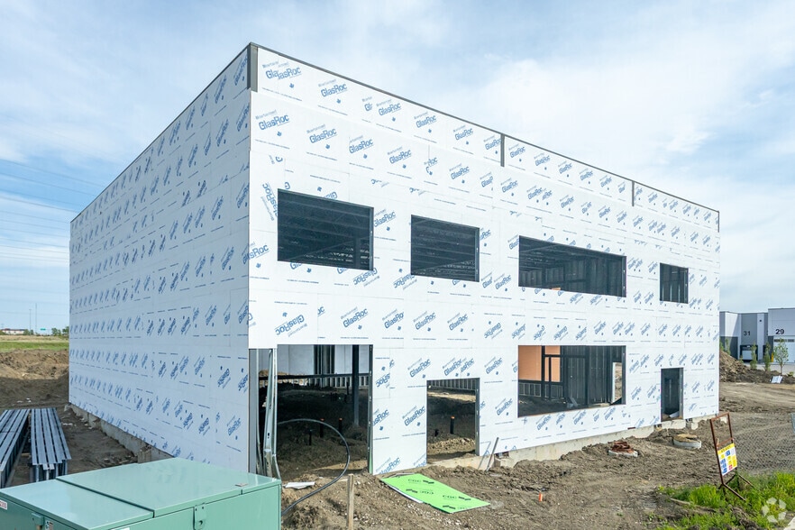 5003 28 St NW, Edmonton, AB for sale - Building Photo - Image 2 of 2