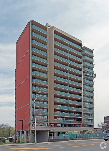 5949 Yonge St, Toronto, ON for sale - Primary Photo - Image 1 of 1