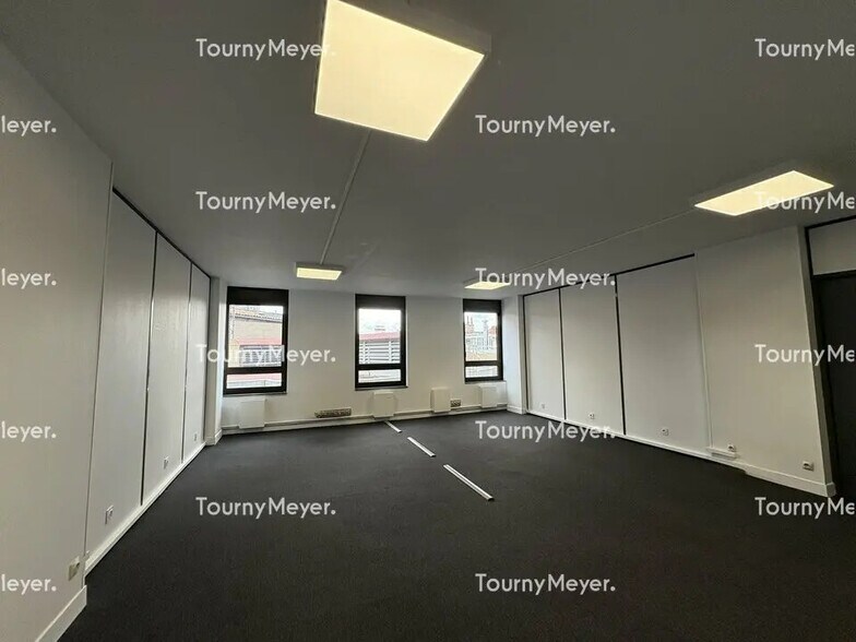 Office in Toulouse for lease - Interior Photo - Image 2 of 9
