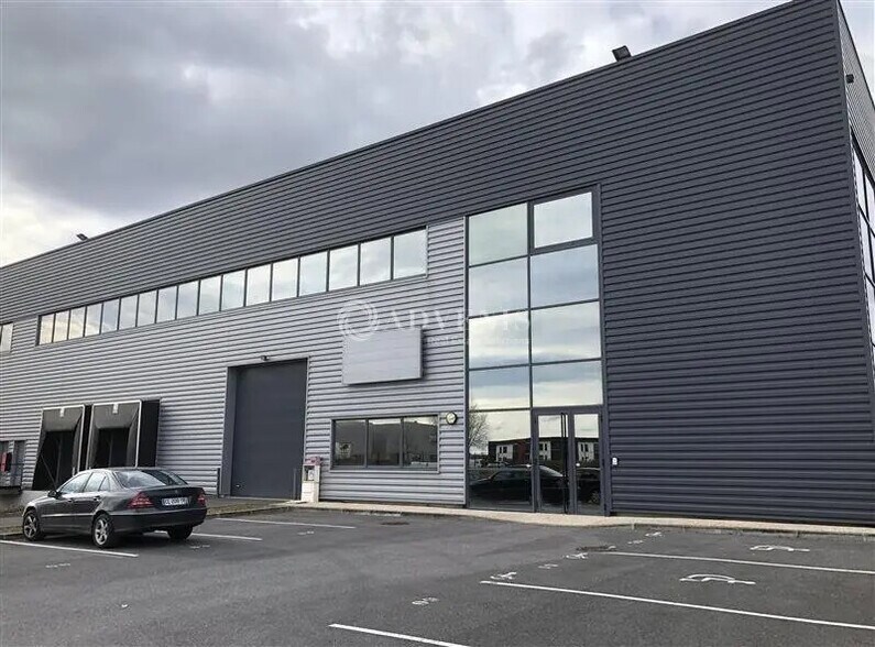 Flex in Lieusaint for lease - Building Photo - Image 2 of 7