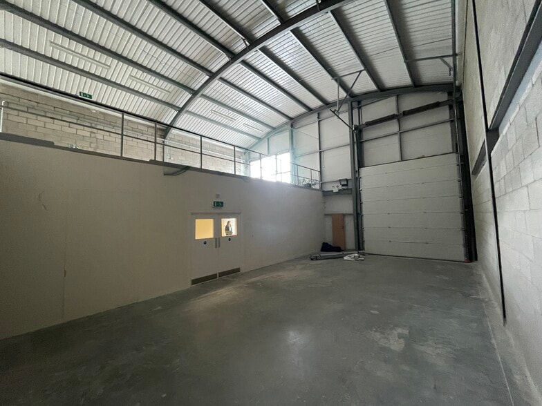 Solar Way, Amesbury for lease - Building Photo - Image 3 of 8