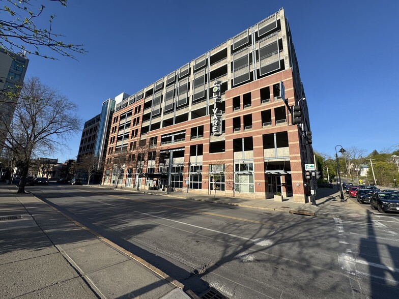 235 S Cayuga St, Ithaca, NY for lease - Building Photo - Image 2 of 31