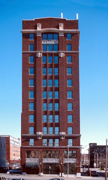 1627 Main St, Kansas City, MO for lease - Building Photo - Image 2 of 2