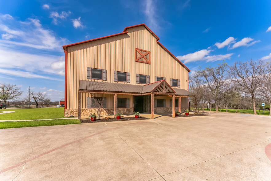 2701 Hartlee Field Rd, Denton, TX for sale - Building Photo - Image 1 of 26