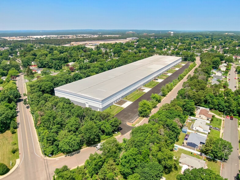 145 Candlewood Rd, Bay Shore, NY for lease - Building Photo - Image 2 of 53