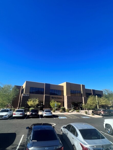 34225 N 27th Dr, Phoenix, AZ for lease - Primary Photo - Image 1 of 10