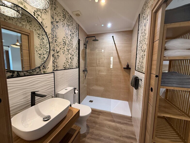 Retail in València for sale - Building Photo - Image 3 of 31