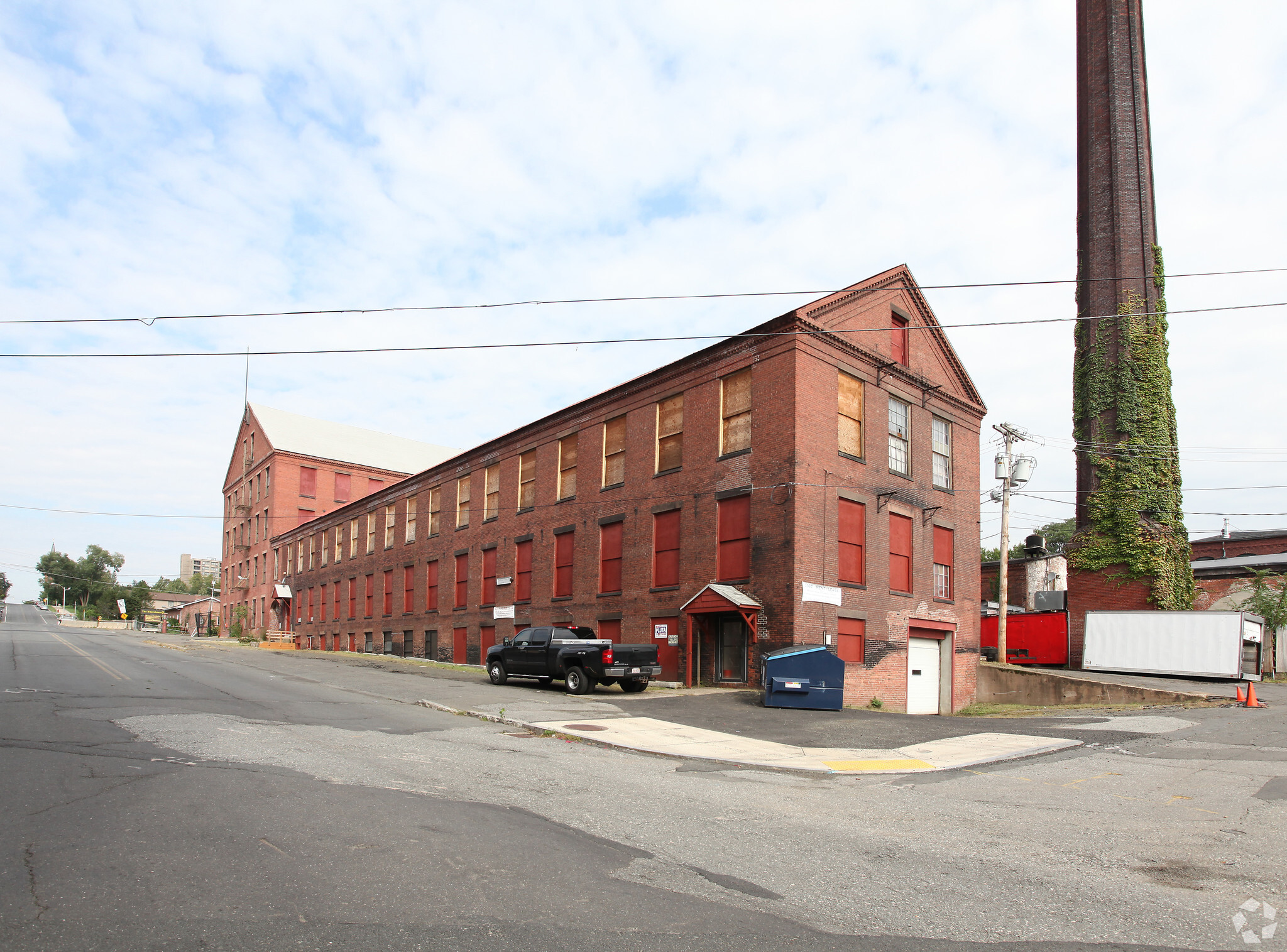 109 B Lyman St, Holyoke, MA for sale Primary Photo- Image 1 of 1