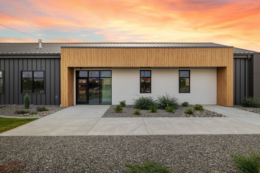 4018 Montana Sapphire Dr, Billings, MT for sale - Building Photo - Image 2 of 7