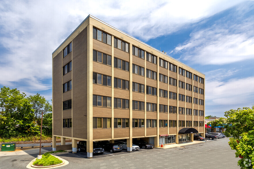 1010 Rockville Pike, Rockville, MD for lease - Building Photo - Image 2 of 4