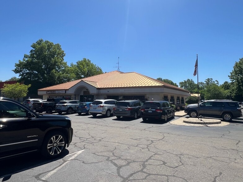 10500 Chicago Dr, Zeeland, MI for lease - Building Photo - Image 1 of 5