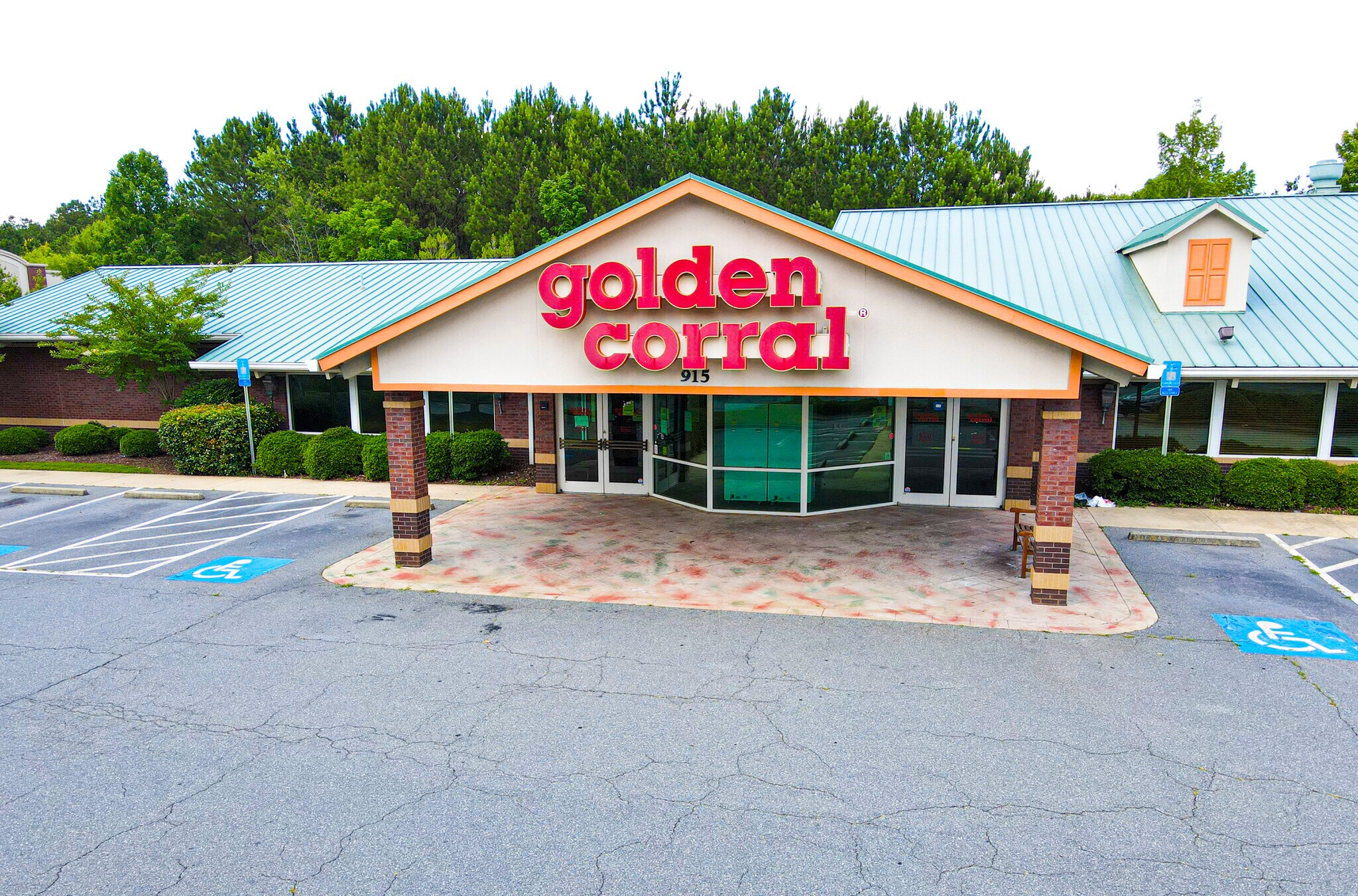 915 N Point Dr, Alpharetta, GA for sale Primary Photo- Image 1 of 1