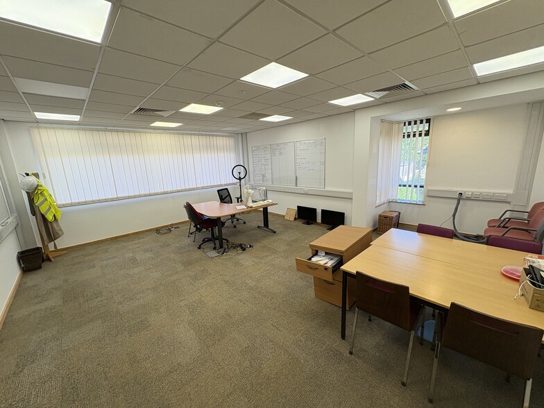 Conqueror Ct, Sittingbourne for lease - Building Photo - Image 2 of 5