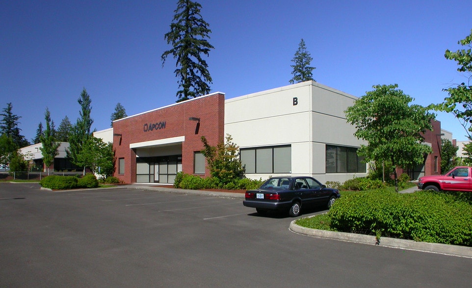 17858 SW Upper Boones Ferry Rd, Portland, OR for lease - Building Photo - Image 3 of 4