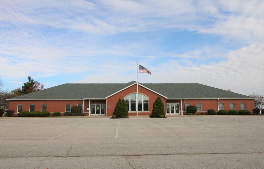 470 Bennett Dr, Warren, IN for lease - Building Photo - Image 2 of 11