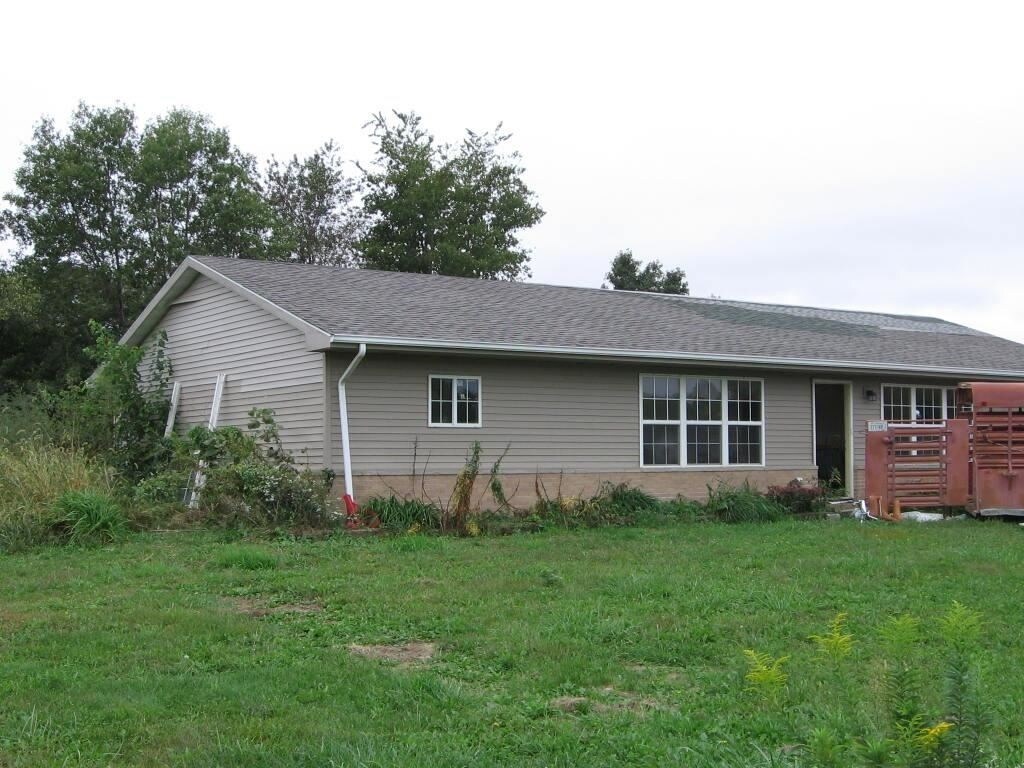 3465 E Buckwheat Rd, Table Grove, IL 61482
