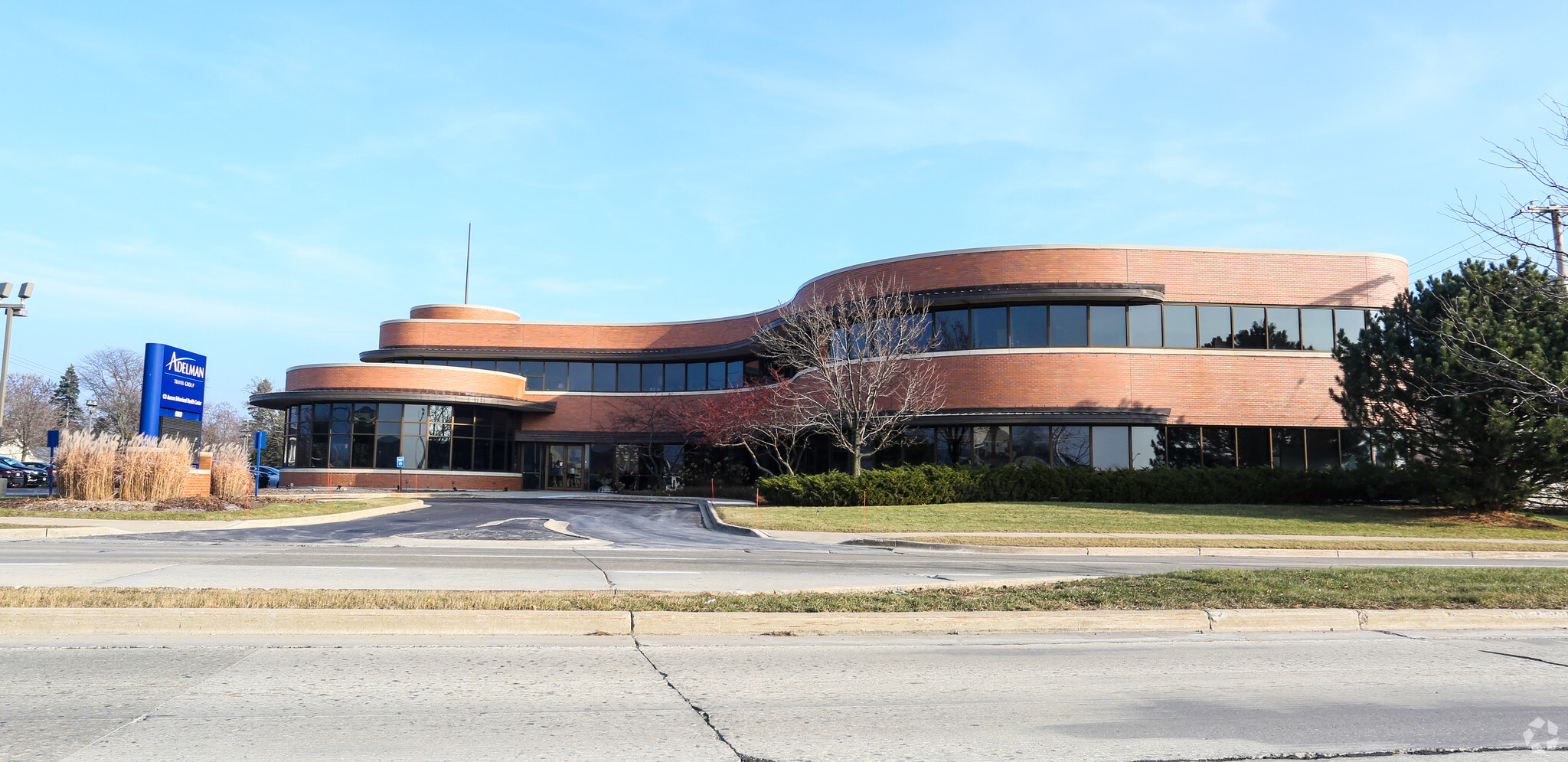 6980 N Port Washington Rd, Glendale, WI for lease Building Photo- Image 1 of 9