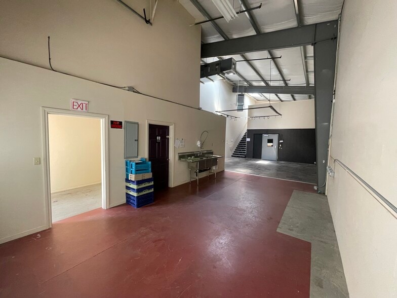 1645 NE Lytle St, Bend, OR for lease - Interior Photo - Image 3 of 12