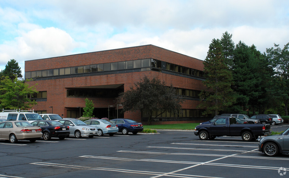 1700 District Ave, Burlington, MA for lease - Building Photo - Image 2 of 4