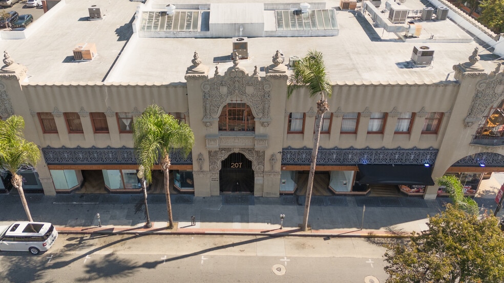 201-215 N Broadway, Santa Ana, CA for sale - Building Photo - Image 3 of 25