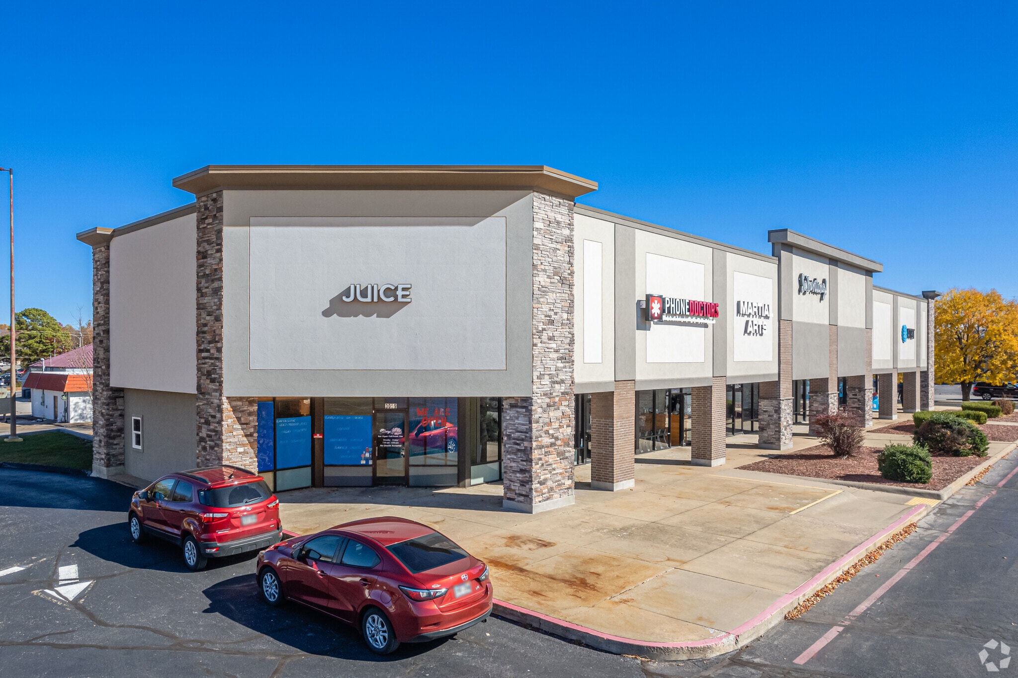 29993033 N College Ave, Fayetteville, AR 72703 Fiesta Square