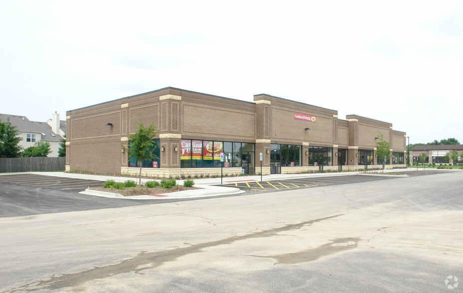 2172-2182 Lake Cook Rd, Algonquin, IL for lease - Building Photo - Image 2 of 22