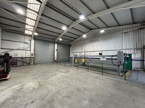 7 Strode Rd, Plymouth for lease Interior Photo- Image 2 of 8