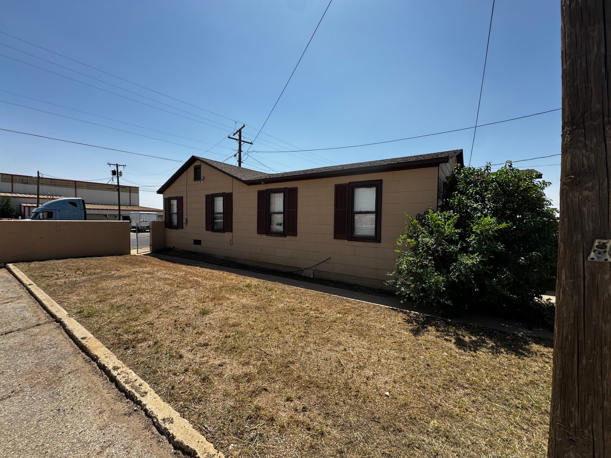 911 S Grimes St, Hobbs, NM for lease Primary Photo- Image 1 of 6