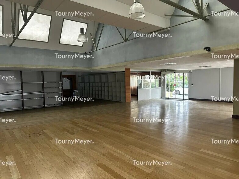 Office in Pau for lease - Interior Photo - Image 3 of 4