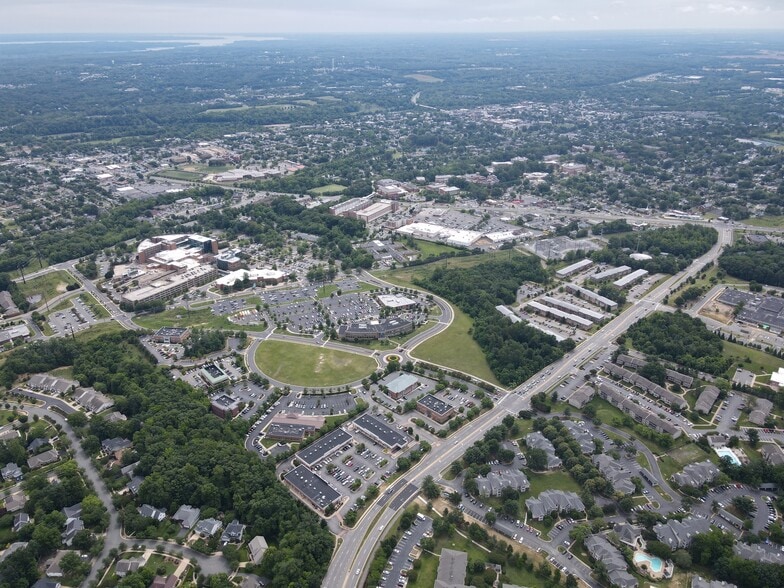 2521-2537 Cowan Blvd, Fredericksburg, VA for sale - Building Photo - Image 3 of 18