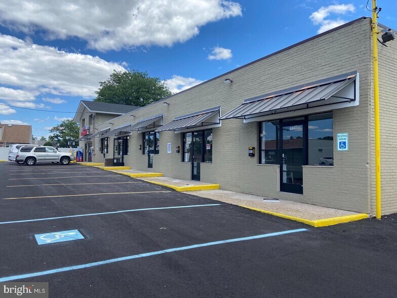 801819 Creek Rd, Bellmawr, NJ 08031