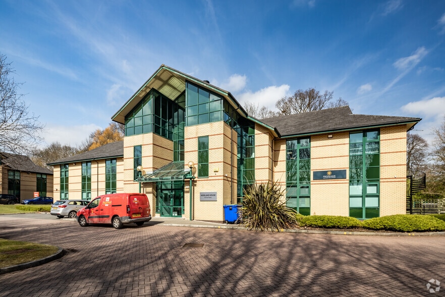 18 The Parks, Newton Le Willows for sale - Primary Photo - Image 1 of 1