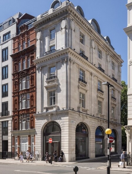 30 St. James's Sq, London for lease - Building Photo - Image 1 of 7