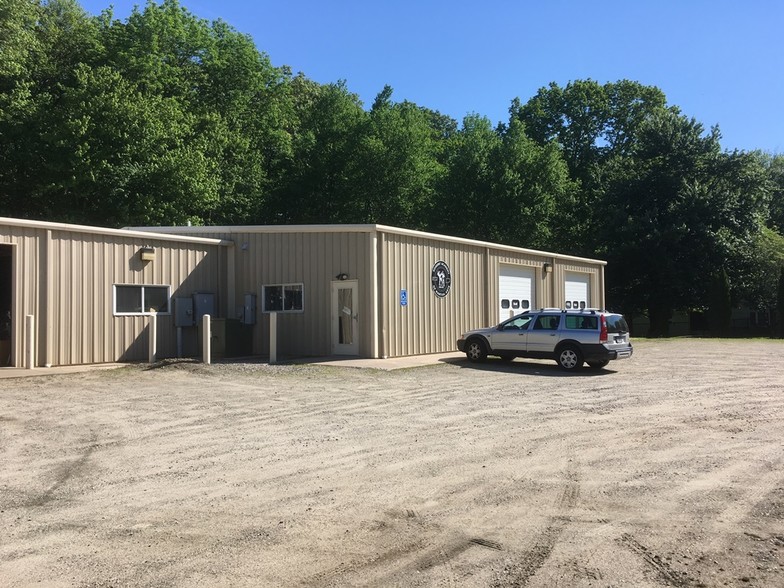 58-60 Stockhouse Rd, Bozrah, CT for sale - Building Photo - Image 1 of 1