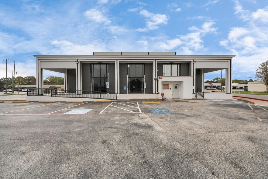 1100 Jackson St, Richmond, TX for sale - Building Photo - Image 1 of 50