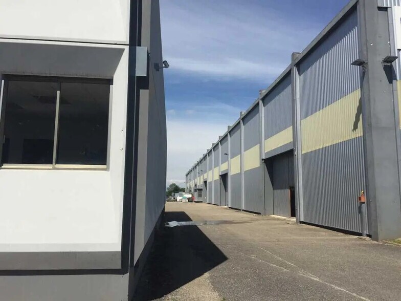 88 Rue Ambroise Paré, Saint-Priest for lease - Building Photo - Image 3 of 4