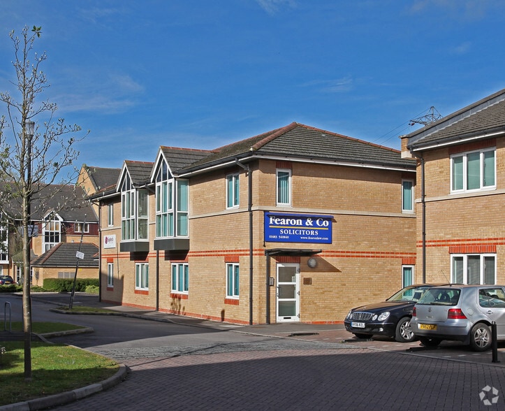 6-7 Faraday Rd, Guildford for sale - Primary Photo - Image 1 of 8