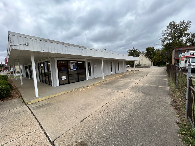 1043 E Eldorado St, Decatur, IL for sale - Building Photo - Image 3 of 16