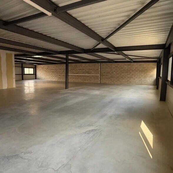 Industrial in La Garde for sale - Building Photo - Image 2 of 5