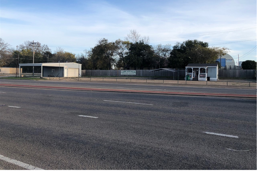 302 W McGregor Dr, Mc Gregor, TX for sale - Primary Photo - Image 1 of 1