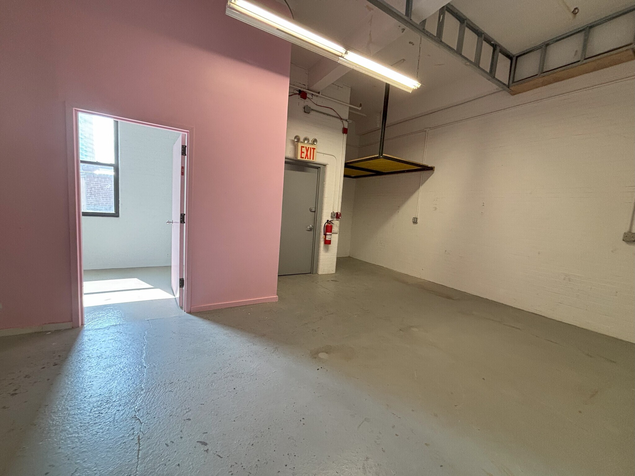 526 46th Ave, Long Island City, NY for lease Interior Photo- Image 1 of 5