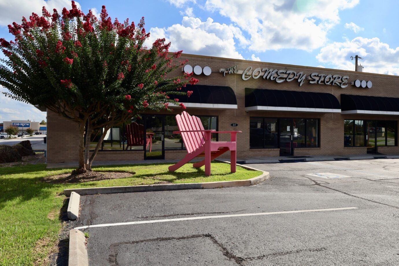 217 Eisenhower Dr, Savannah, GA for lease Building Photo- Image 1 of 6