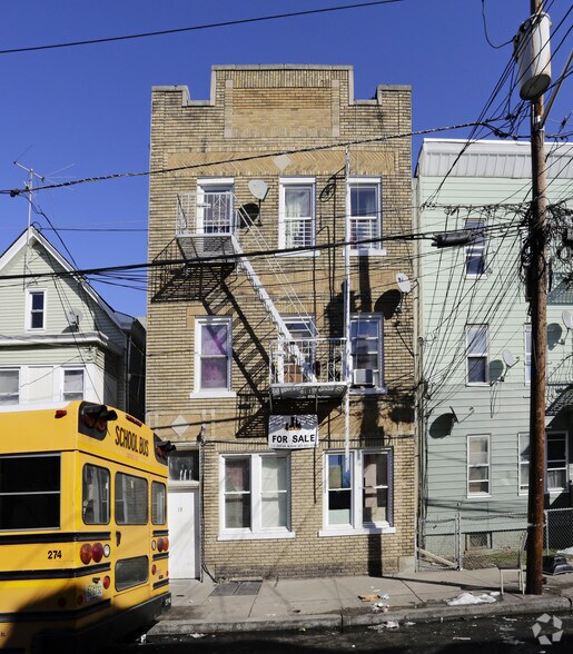 18 Vreeland Ave, Passaic, NJ for sale - Primary Photo - Image 1 of 1