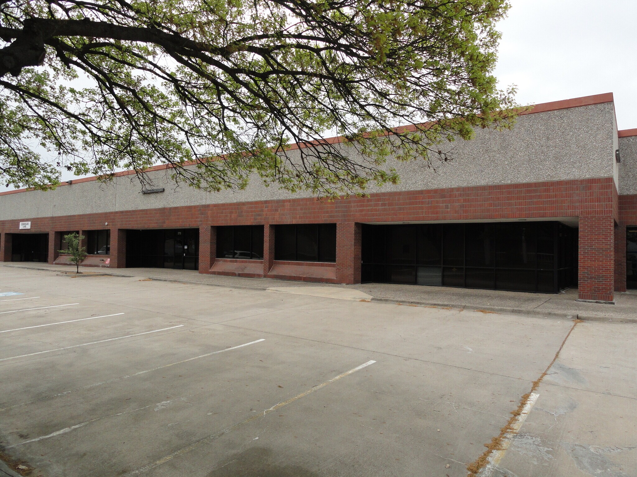 2105 Luna Rd, Carrollton, TX for lease Building Photo- Image 1 of 7