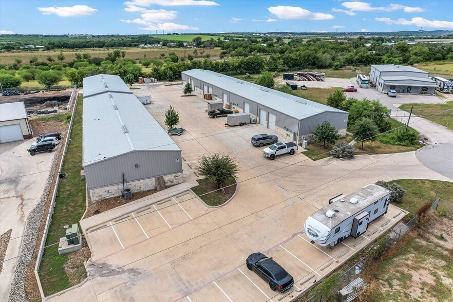35 Nafta Cir, New Braunfels, TX for lease - Building Photo - Image 3 of 10