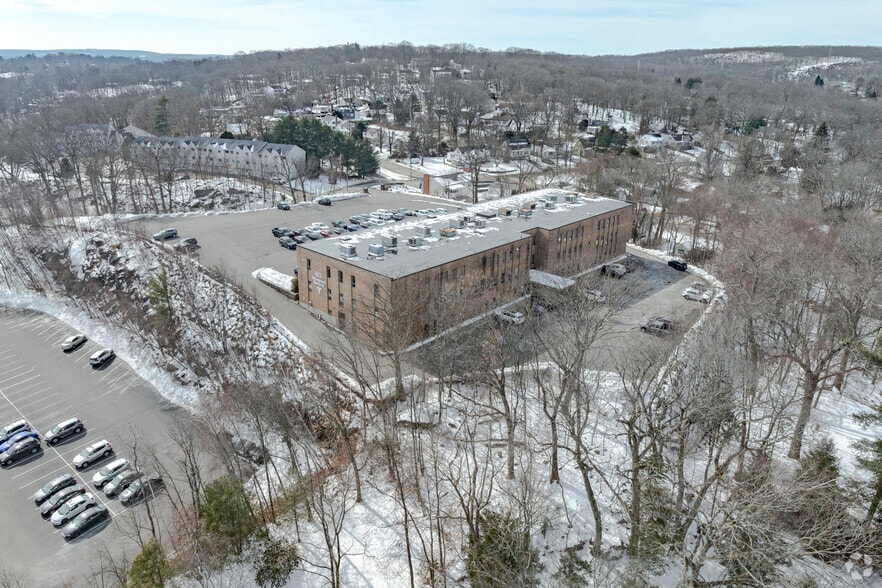 60 Westwood Ave, Waterbury, CT for lease - Aerial - Image 3 of 23