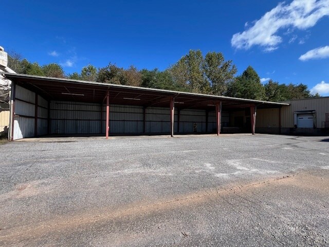 1120 1st St W, Conover, NC for sale - Primary Photo - Image 1 of 1