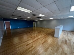 120-158 E Irving Park Rd, Wood Dale, IL for lease Interior Photo- Image 1 of 5