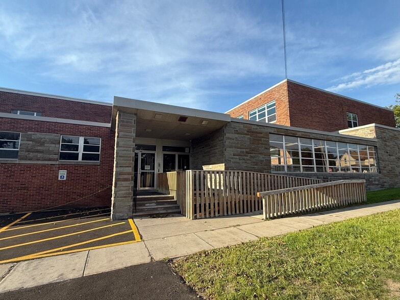 214 Kinne St, East Syracuse, NY for sale - Building Photo - Image 1 of 9