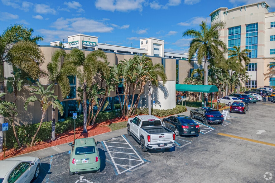 21000 NE 28th Ave, Aventura, FL for lease - Building Photo - Image 3 of 3